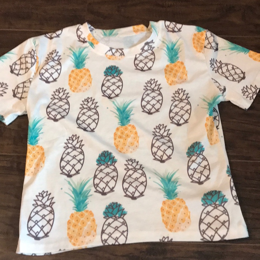 Pineapple tee